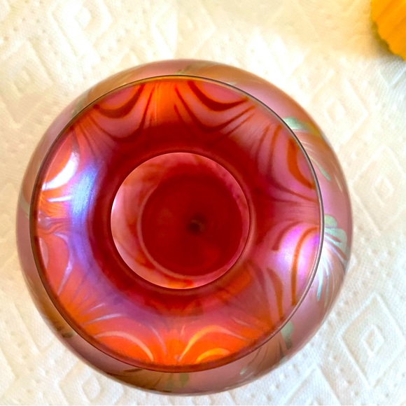 Correia Hand Blown Glass Vase Pink and Gold Spiral Motif exquisitely Created - Picture 6 of 6